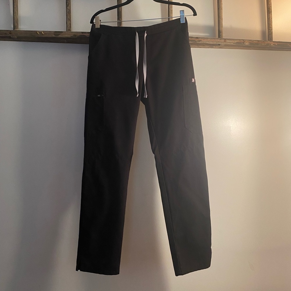 FIGS SKINNY SCRUB PANTS